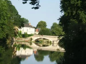 The Dormouse at the entrance of La Flèche