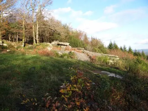 La Jonchère-Saint-Maurice - De losse stenen