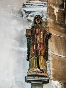 Statue, dans l'église (© J.E)