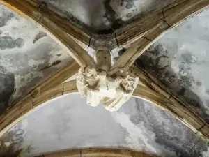 Clé de voûte d'une chapelle latérale de l'église (© J.E)