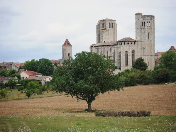 La Romieu - Guía turismo, vacaciones y fines de semana en Gers