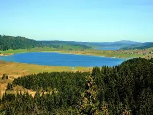 Panorama depuis le belvédère des deux lacs (© Jean Espirat)