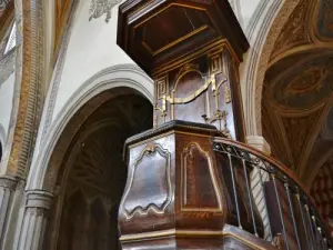 Interior de la iglesia de Saint-Thyrs