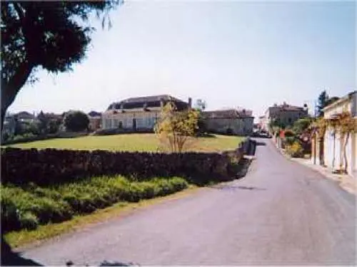 Lacapelle-Biron - Entrance of the village