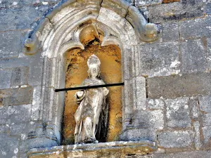 Statue of St. Didier, the tower of the same name (© Jean Espirat)