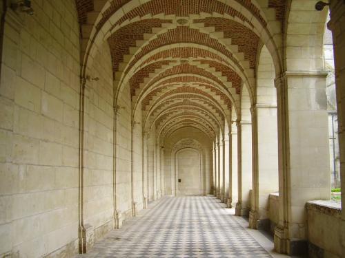 Laon - Le cloître de l'abbaye Saint-Martin