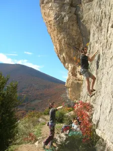 Falaise de Baume Rousse in Val Buëch-Méouge (Châteauneuf de Chabre)