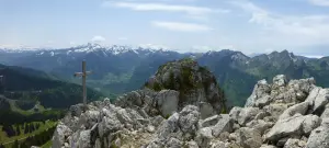 Mont Ouzon, Wandern vom Corbierpass