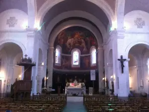 Vue d'ensemble de l'église Saint-Martin du Cellier