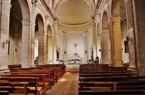 Interior de la Iglesia de Notre-Dame