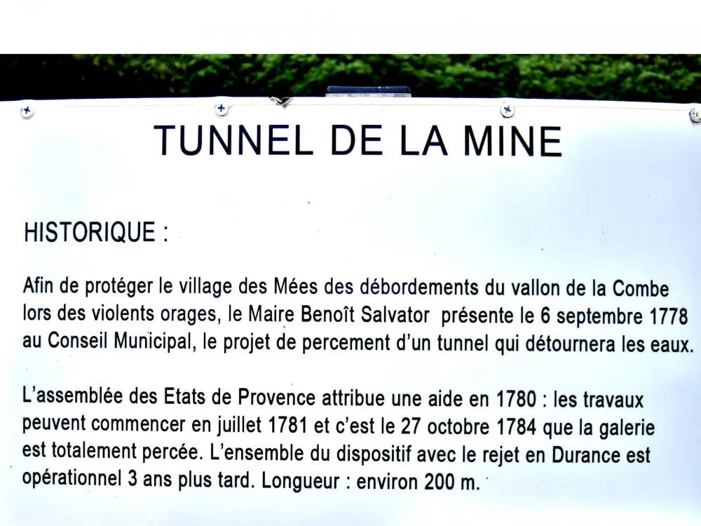 Les Mées - Information on the mine tunnel (© J.E)