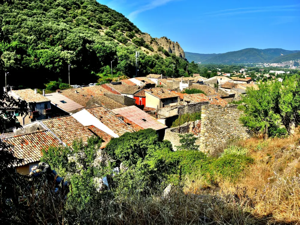 Les Mées - Les Mées, views of the Saint-Roch chapel (© J.E)