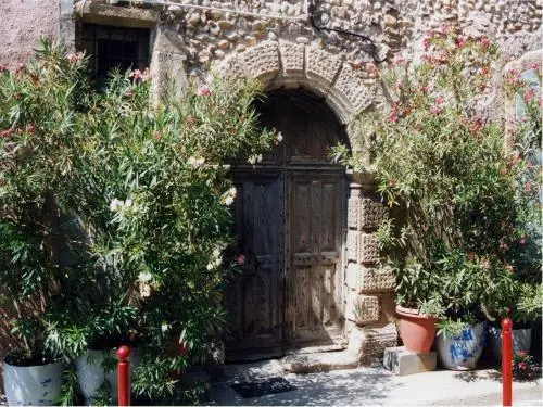 Les Mées - Door of the eighteenth