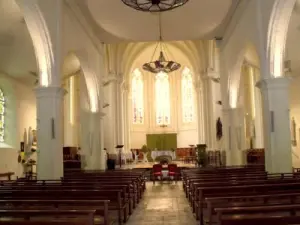 Château-d'Olonne - Saint-Hilaire church, its choir, its apse, its nave