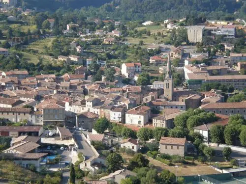 Les Vans - Guida turismo, vacanze e weekend nell'Ardèche