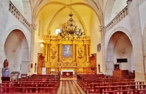 L'interno della chiesa di San Pietro