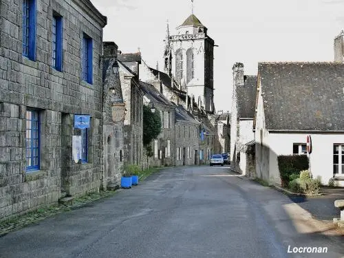 Locronan - Rue principale (© Jean Espirat)