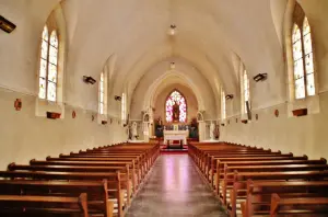 Das Innere der Kirche Saint-Manvieu