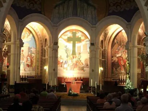 Basiliek Notre-Dame-du-Rosaire - Monument in Lourdes