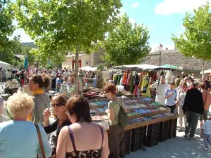 Market Lourmarin