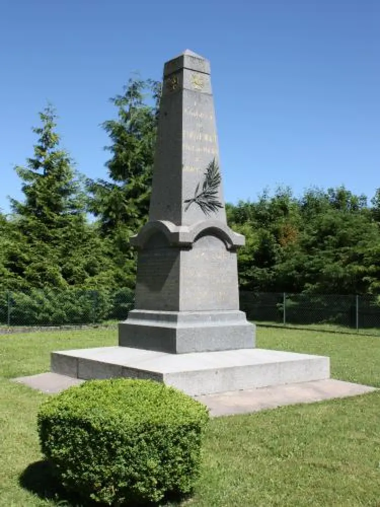 Louvemont-Côte-du-Poivre - War Memorial