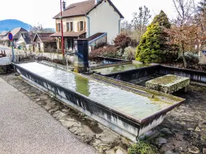 Fontaine-lavoir de la Mairie (© JE)