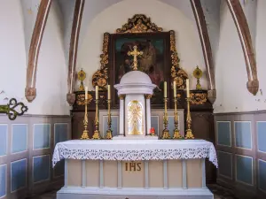 Altar mayor y retablo de la iglesia (© JE)