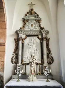 Altar de la Virgen, en la iglesia (© JE)