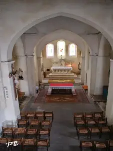 Dentro de la iglesia de Saint-Vincent-de- Paul