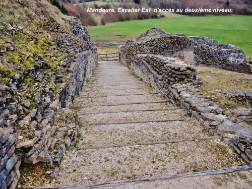 Mandeure - Staircase Is access to the second level of the Roman theater (© Jean Espirat)