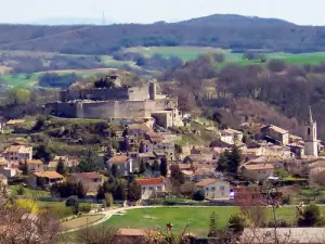 Villaggio e Castello
