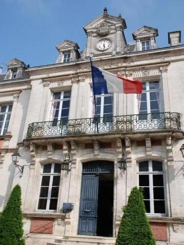 Mansle-les-Fontaines - Hôtel de Ville