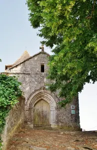 Champeaux-et-la-Chapelle-Pommier - L'église Saint-Fiacre