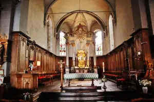 El interior de la iglesia