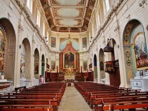 Het interieur van de Sainte-Madeleine kerk