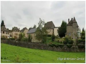 Dorf Mercoeur in Corrèze