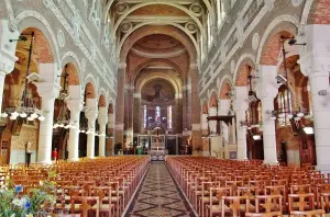 Het interieur van de kerk