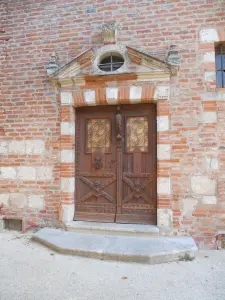 Porta del XVIII secolo dell'edificio principale