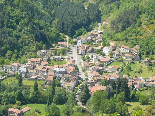 Molompize - Guida turismo, vacanze e weekend nel Cantal