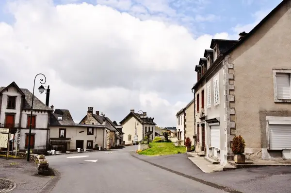 Montboudif - Tourism, holidays & weekends guide in the Cantal