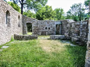 Interno della chiesa del castello (© JE)