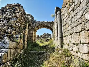 Soglia d'ingresso nel castello superiore (© JE)