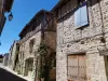 Les ruelles et les placettes avec les maisons typiques, à colombages