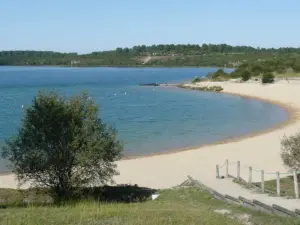 Lake Arjuzanx