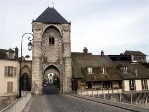 Puerta Moret-sur-Loing