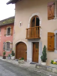 Anciennes maisons vigneronnes de Mouthier
