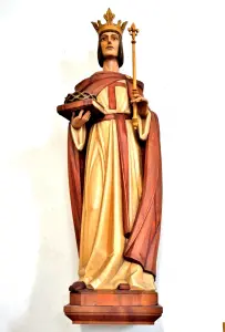 Standbeeld van St. Louis in de kerk (© J. E)