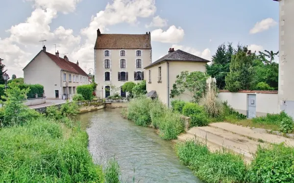 Neuvy-sur-Loire - Gids voor toerisme, vakantie & weekend in de Nièvre