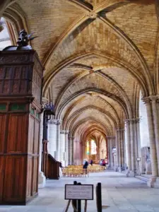 Interior of the cathedral Saint-Cyr-et-Sainte-Julitte