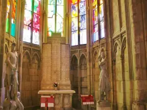 Interior of the cathedral Saint-Cyr-et-Sainte-Julitte